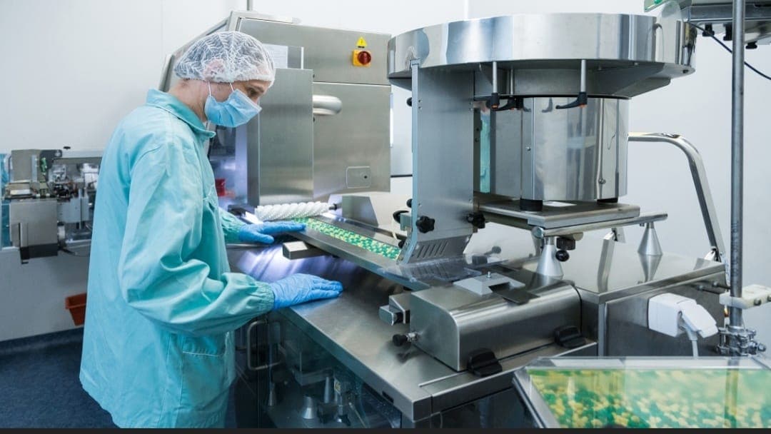 Pharmaceutical packaging line with sterile manufacturing controls